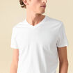 T-shirt ajust&eacute; col v manches courtes blanc homme