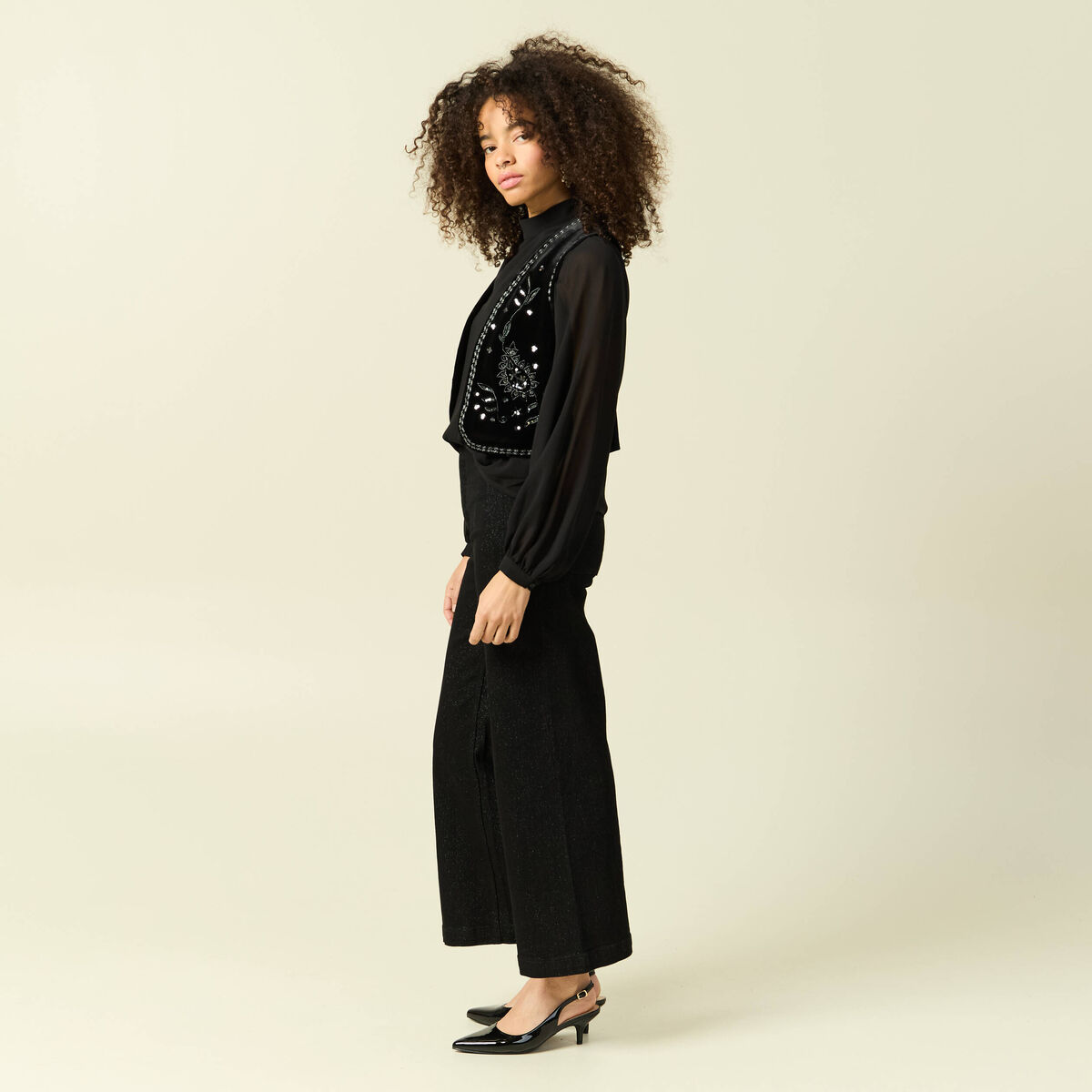 Veston court droit en velours noir femme