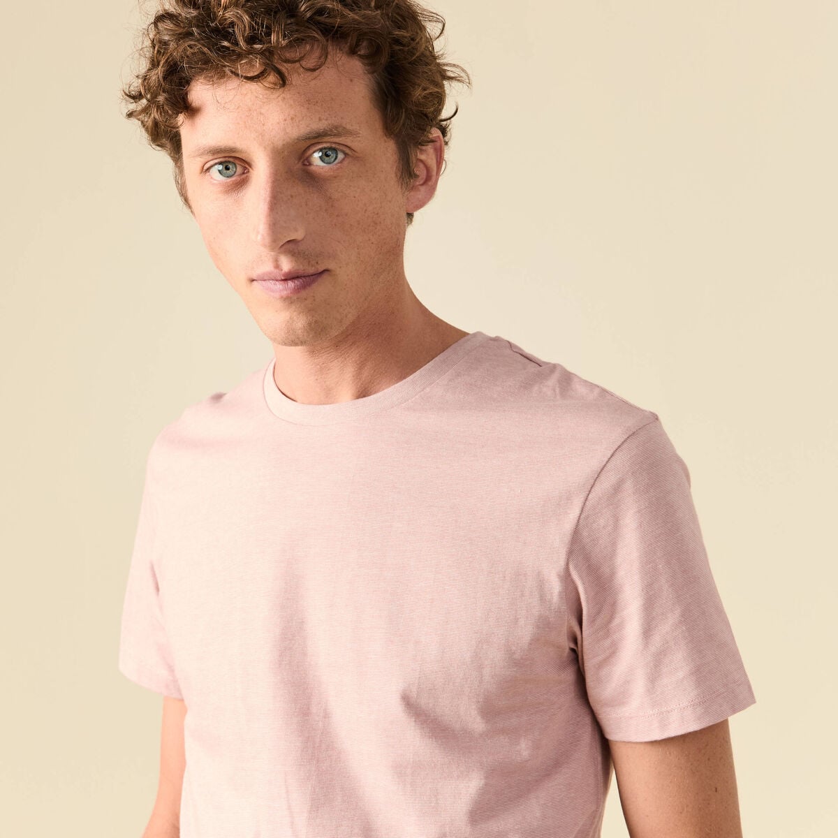 T-shirt cintr&eacute; col rond manches courtes vieux rose homme