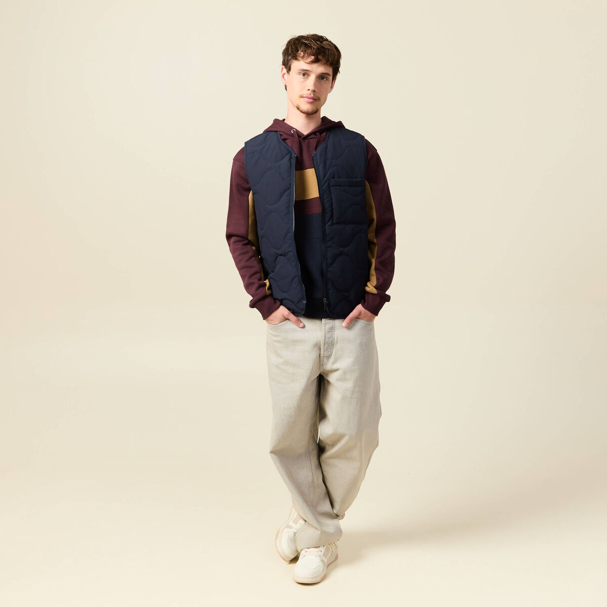 Sweat &agrave; capuche manches longues bordeaux homme