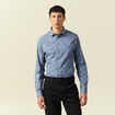 Chemise cintr&eacute;e en coton manches longues bleu homme