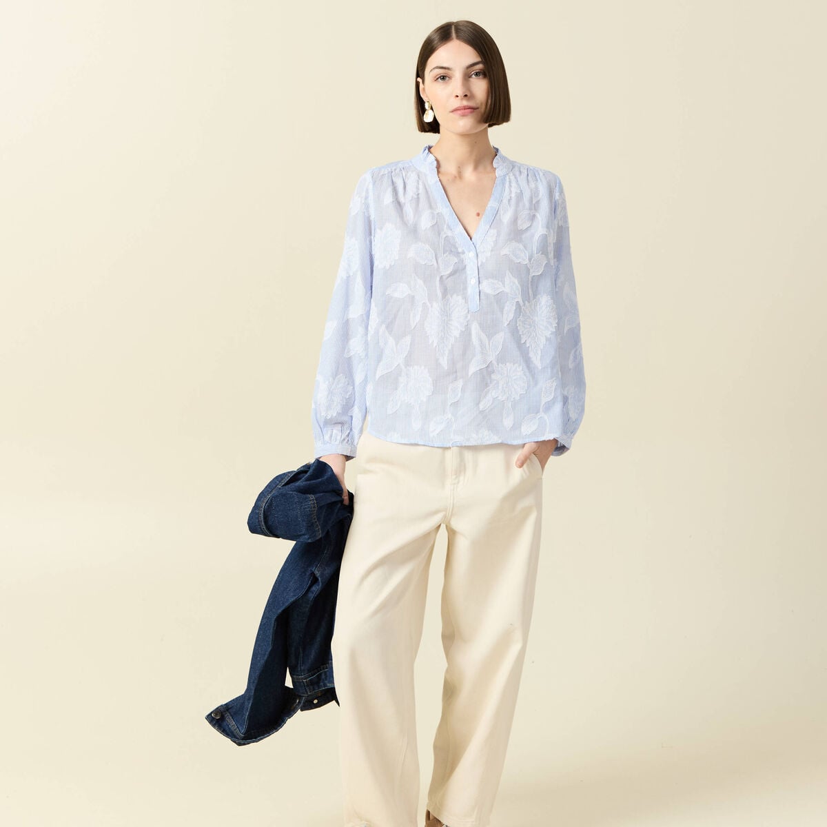 Chemise en coton col V manches longues bleu gris femme