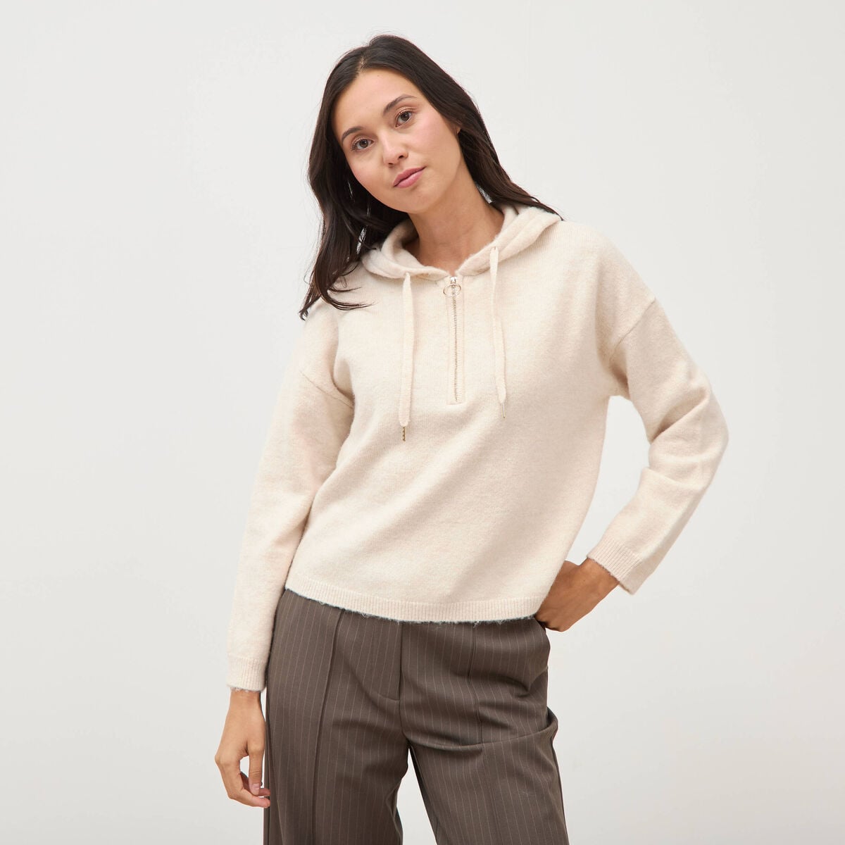 Pull &agrave; capuche zipp&eacute; beige femme