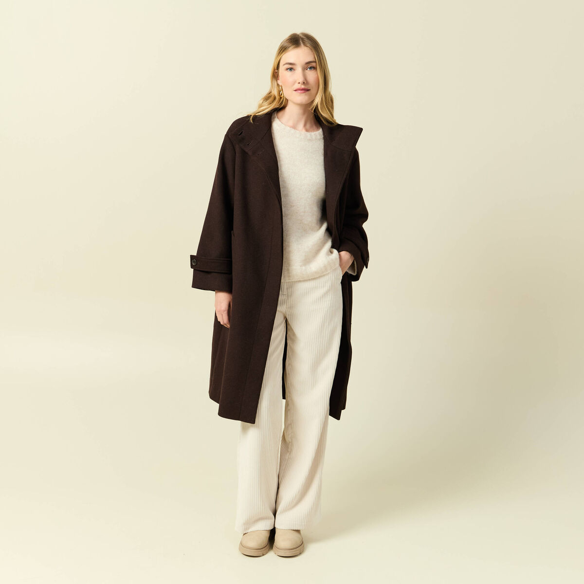 Manteau droit long col montant marron fonc&eacute; femme