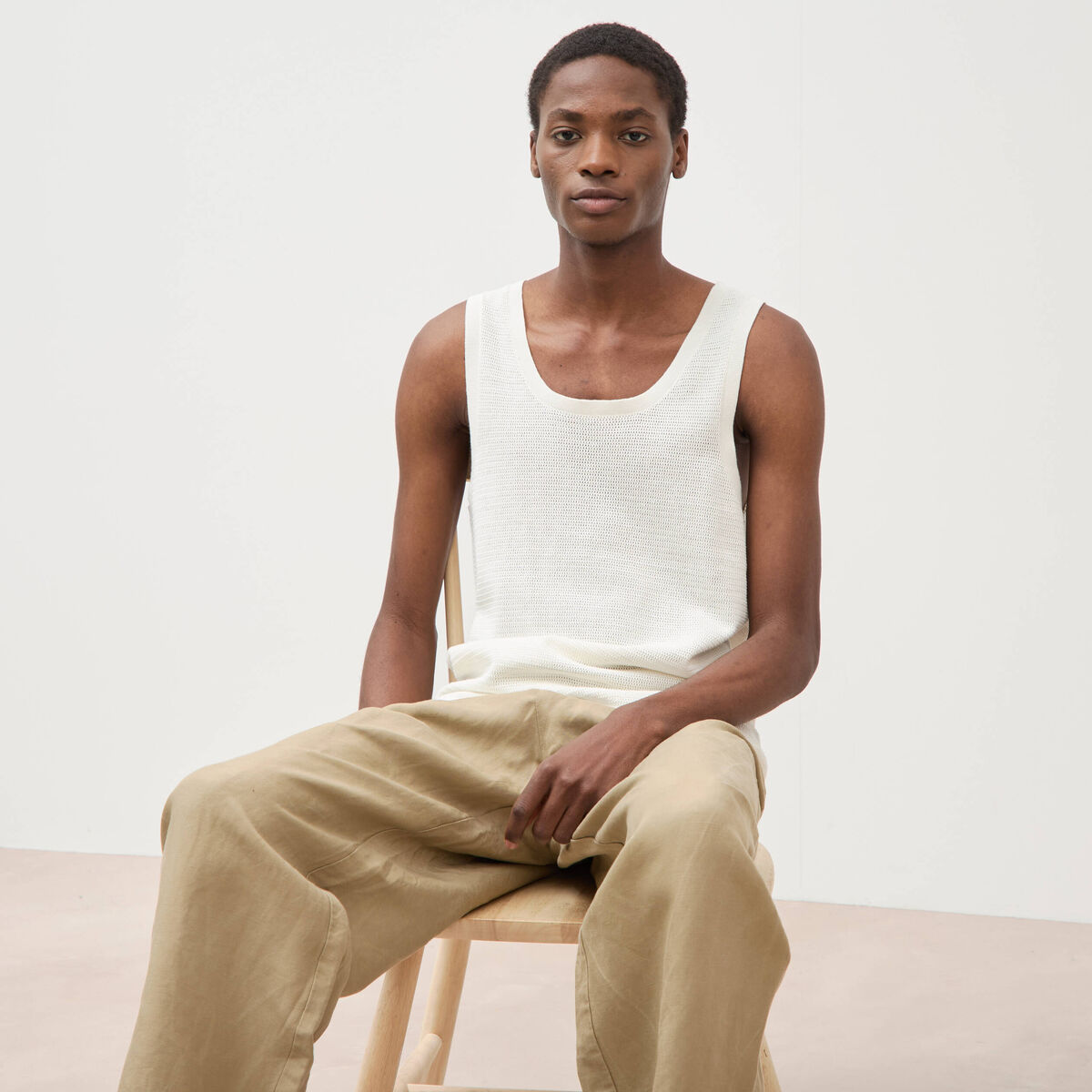 D&eacute;bardeur col rond en coton ecru homme