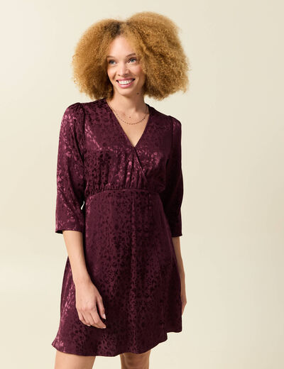 Robe &eacute;vas&eacute;e satin prune femme