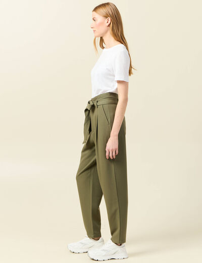 Pantalon carotte ceinturé vert kaki femme