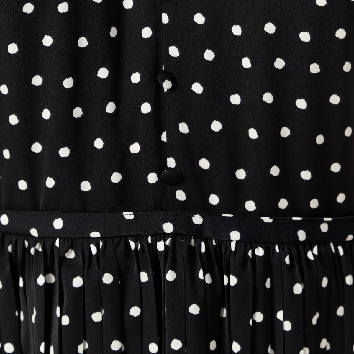 Robe midi évasée plissée satin noir femme