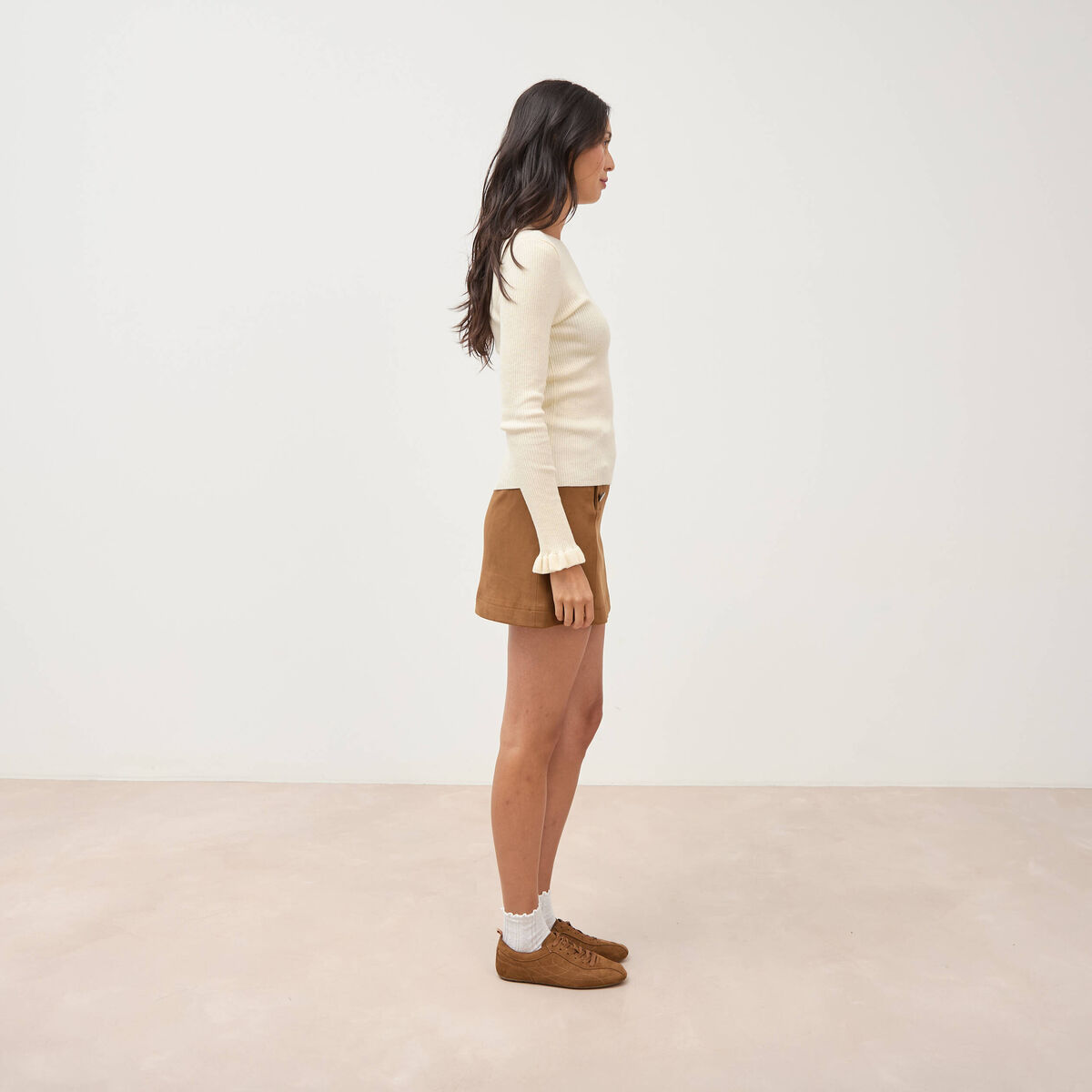 Pull cintr&eacute; col rond manches longues creme femme