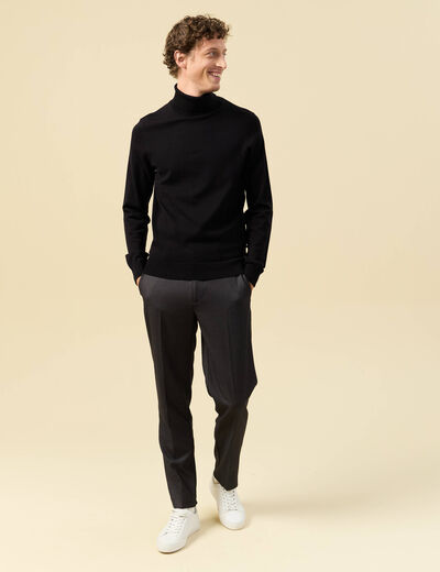 Pull droit court manches longues noir homme