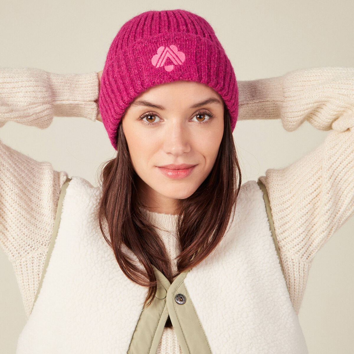 Bonnet tricoté fabriqué en France rose fushia femme