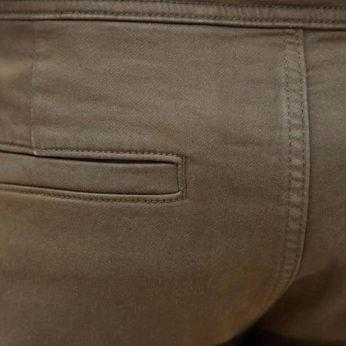 Pantalon battle bas resserr&eacute; vert kaki homme