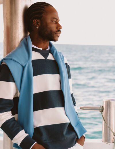 Sweat ray&eacute; col rond manches longues bleu marine homme