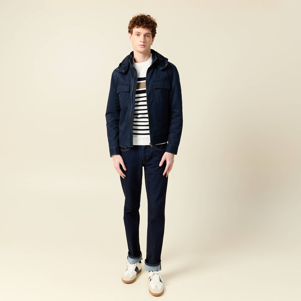 Blouson col montant à capuche bleu marine homme