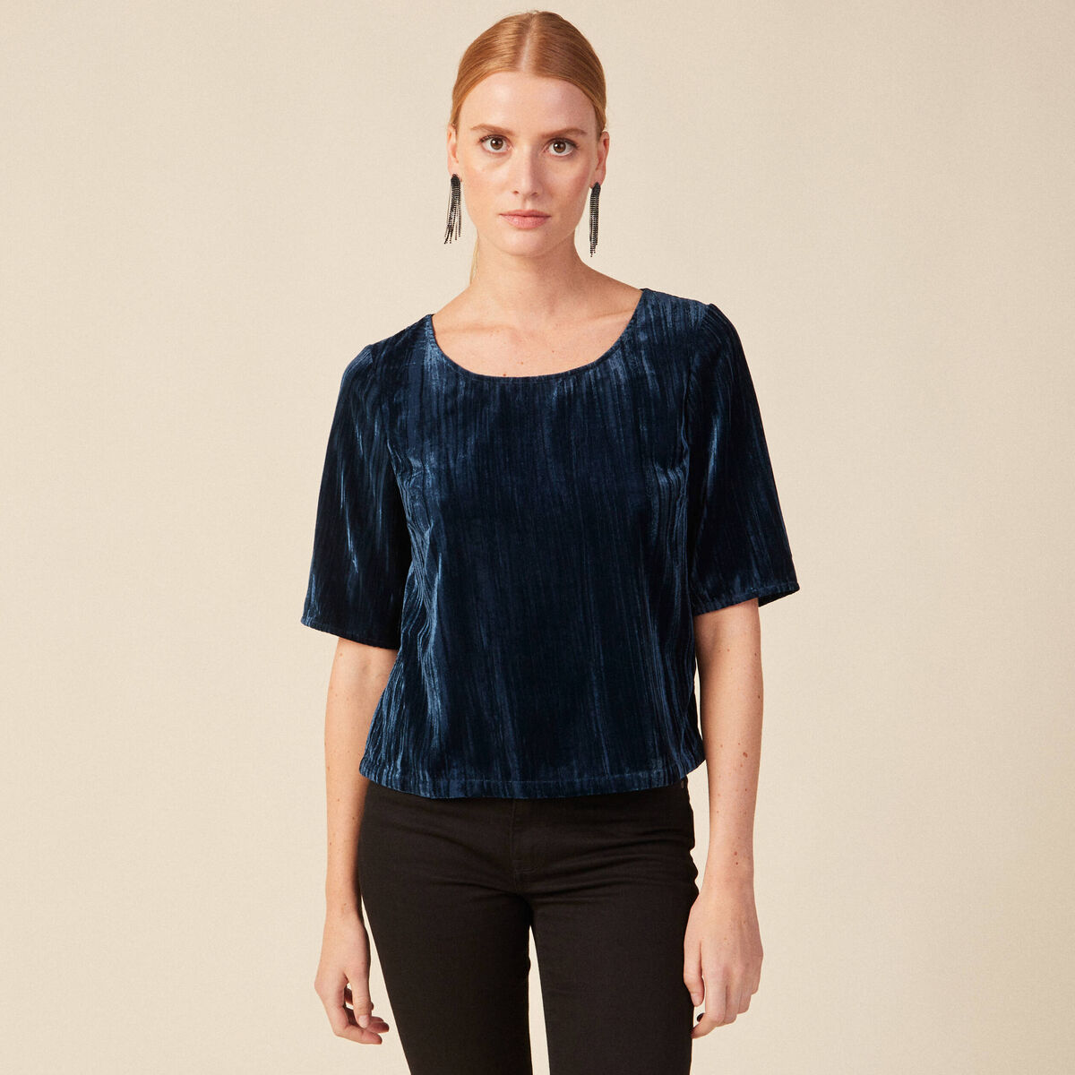 Blouse ajust&eacute;e manches courtes velours bleu canard femme