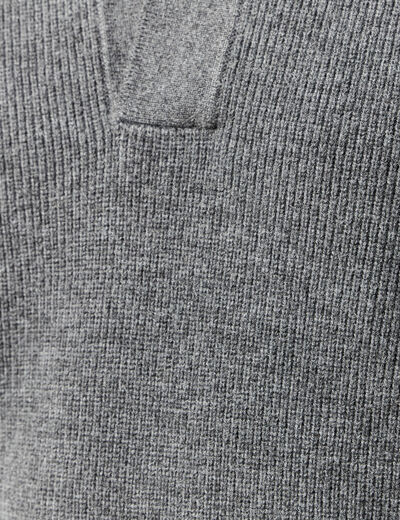 Pull col v gris fonc&eacute; homme