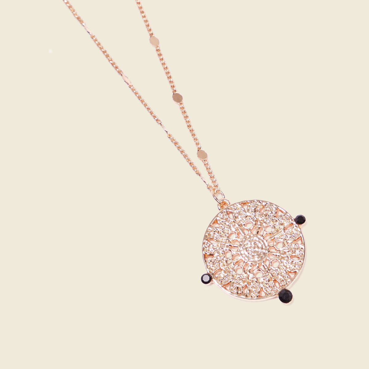 Collier à pendentif couleur or femme