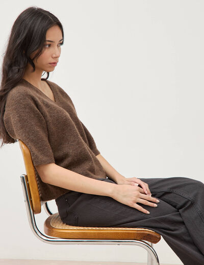 Pull droit court col v manches courtes marron femme