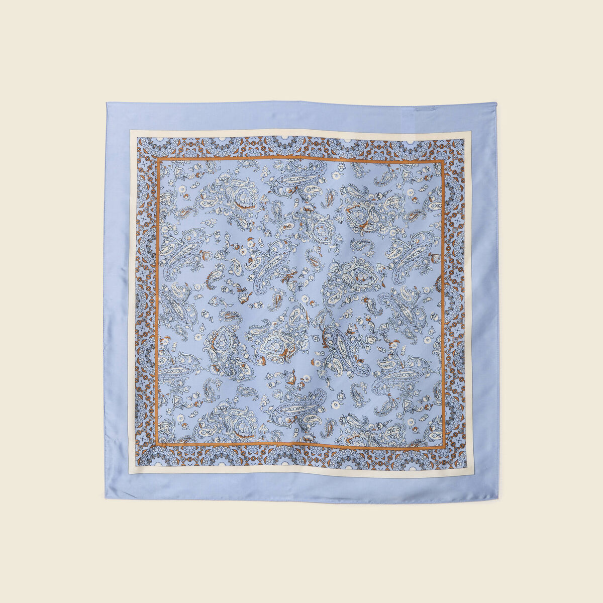 Foulard satin&eacute; bleu ciel femme