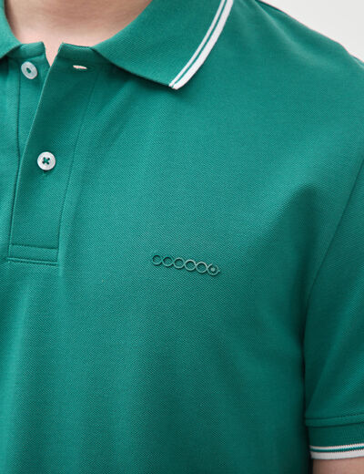 Polo cintr&eacute; en coton manches courtes vert &eacute;meraude homme