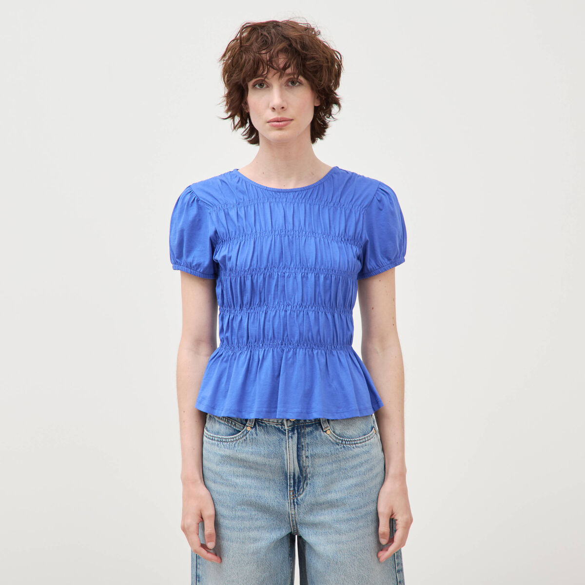 T-shirt fronc&eacute; col rond manches courtes bleu electrique femme