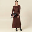 Robe longue ajust&eacute;e manches longues marron femme