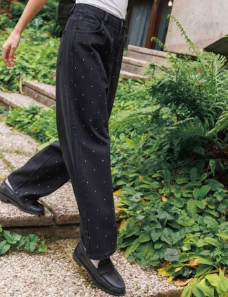 Jeans ample d&eacute;tails clout&eacute;s denim noir femme
