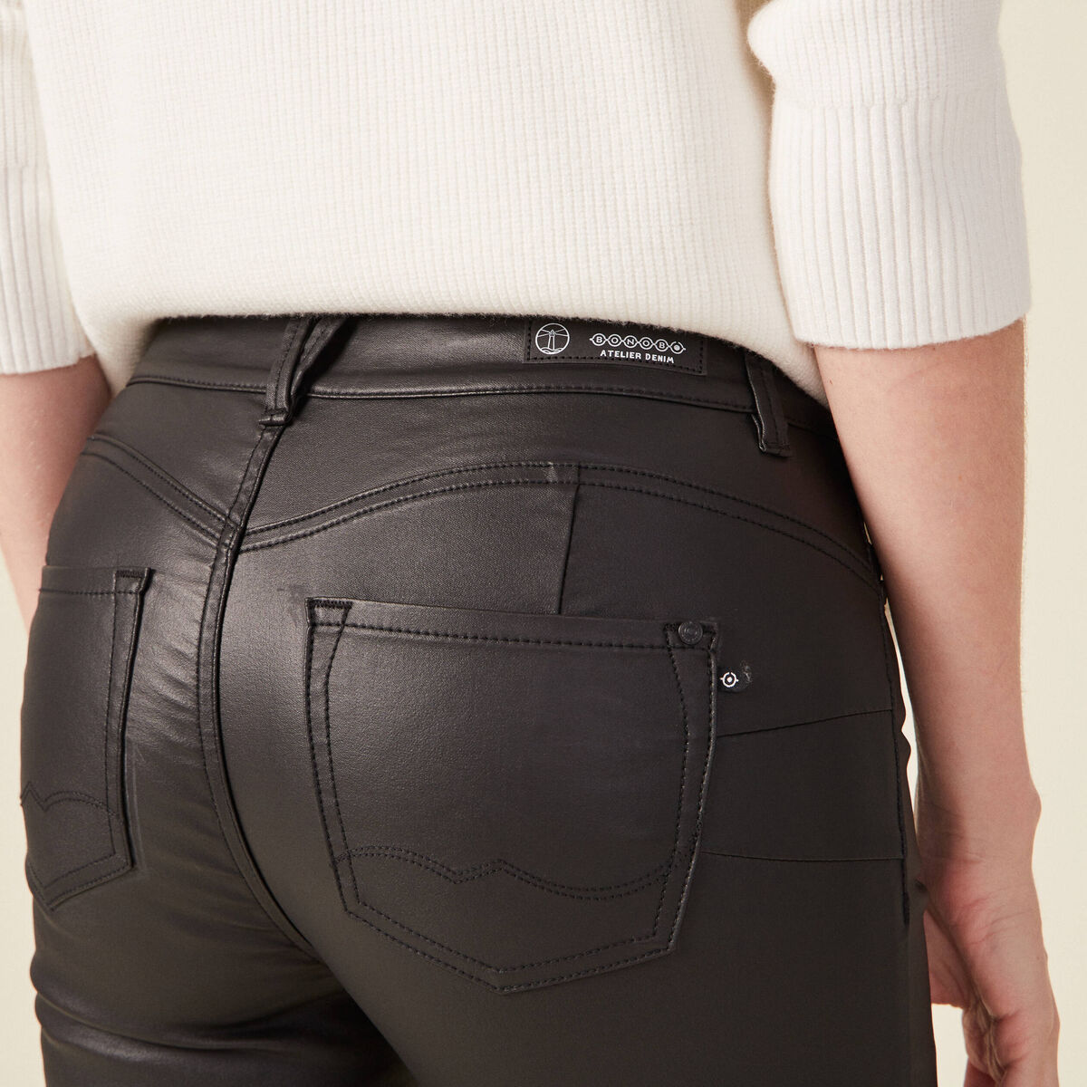 Pantalon skinny enduit push up denim noir enduit femme