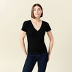 T-shirt ajusté col V manches courtes noir femme