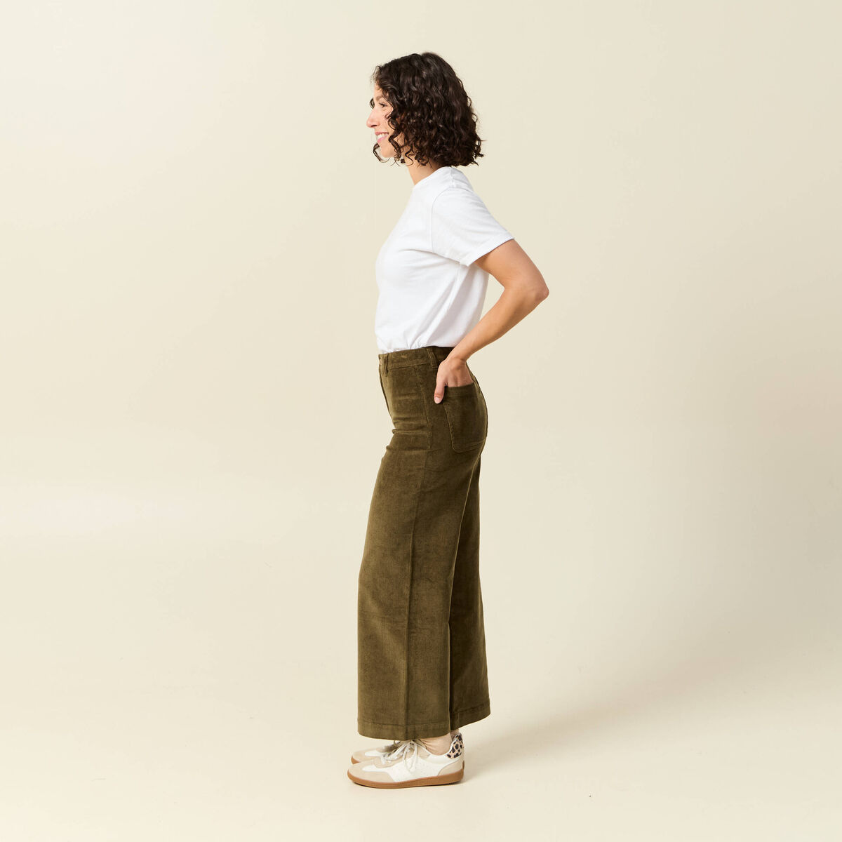 Pantalon large taille haute en velours vert kaki femme