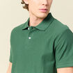 Polo cintr&eacute; manches courtes vert homme
