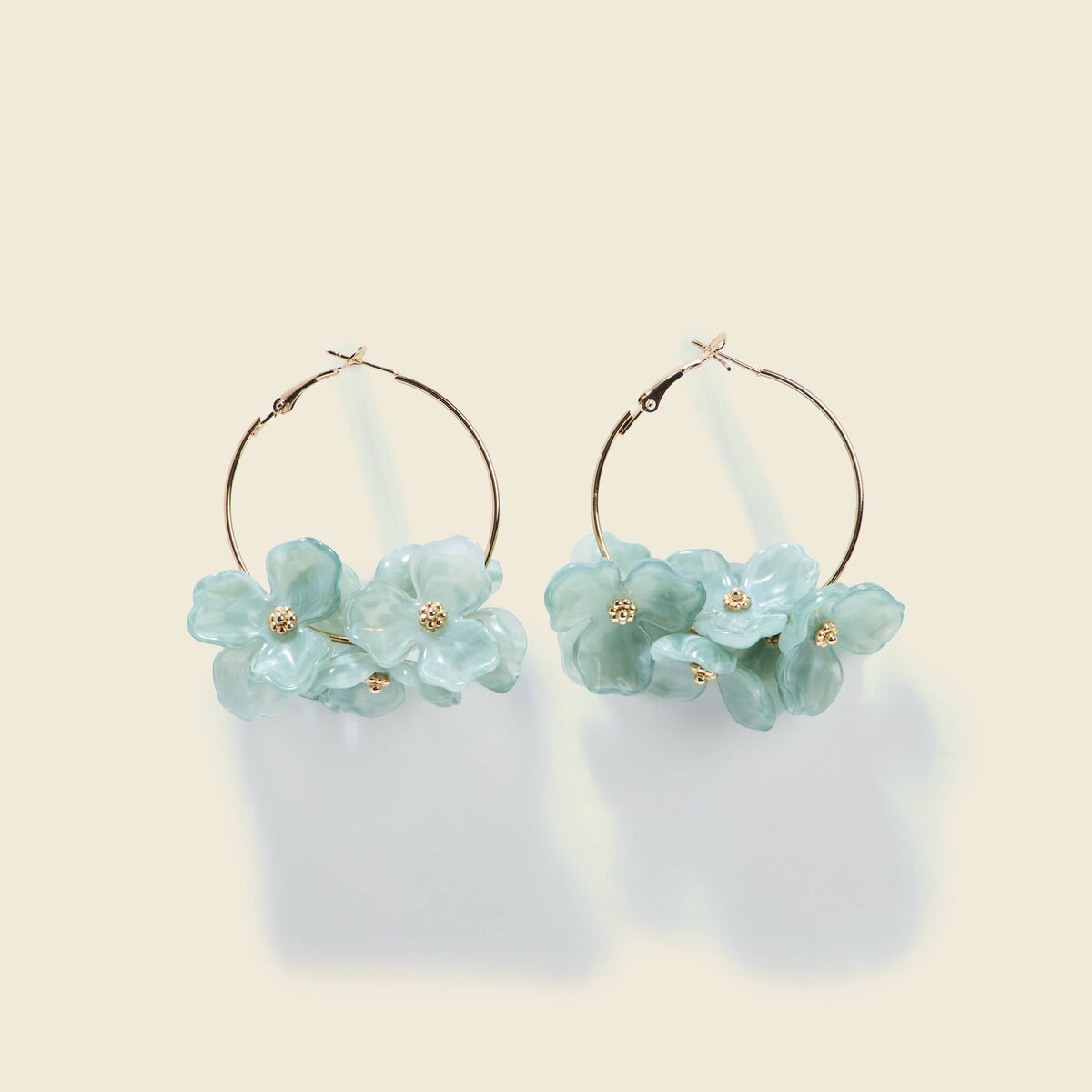 Boucles d'oreilles cr&eacute;oles gris femme
