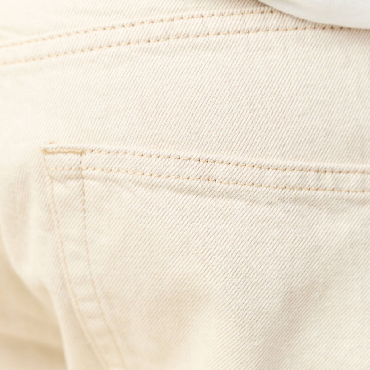 Jeans straight longueur 32 en coton ecru homme