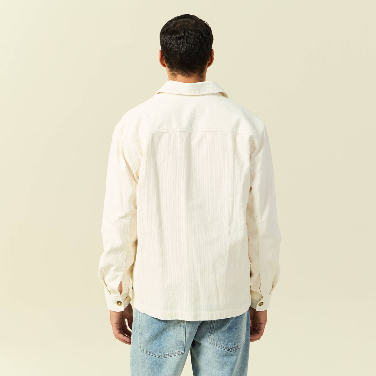 Surchemise courte droite en velours ecru homme