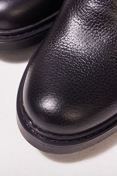 Bottines à talons en cuir noir femme