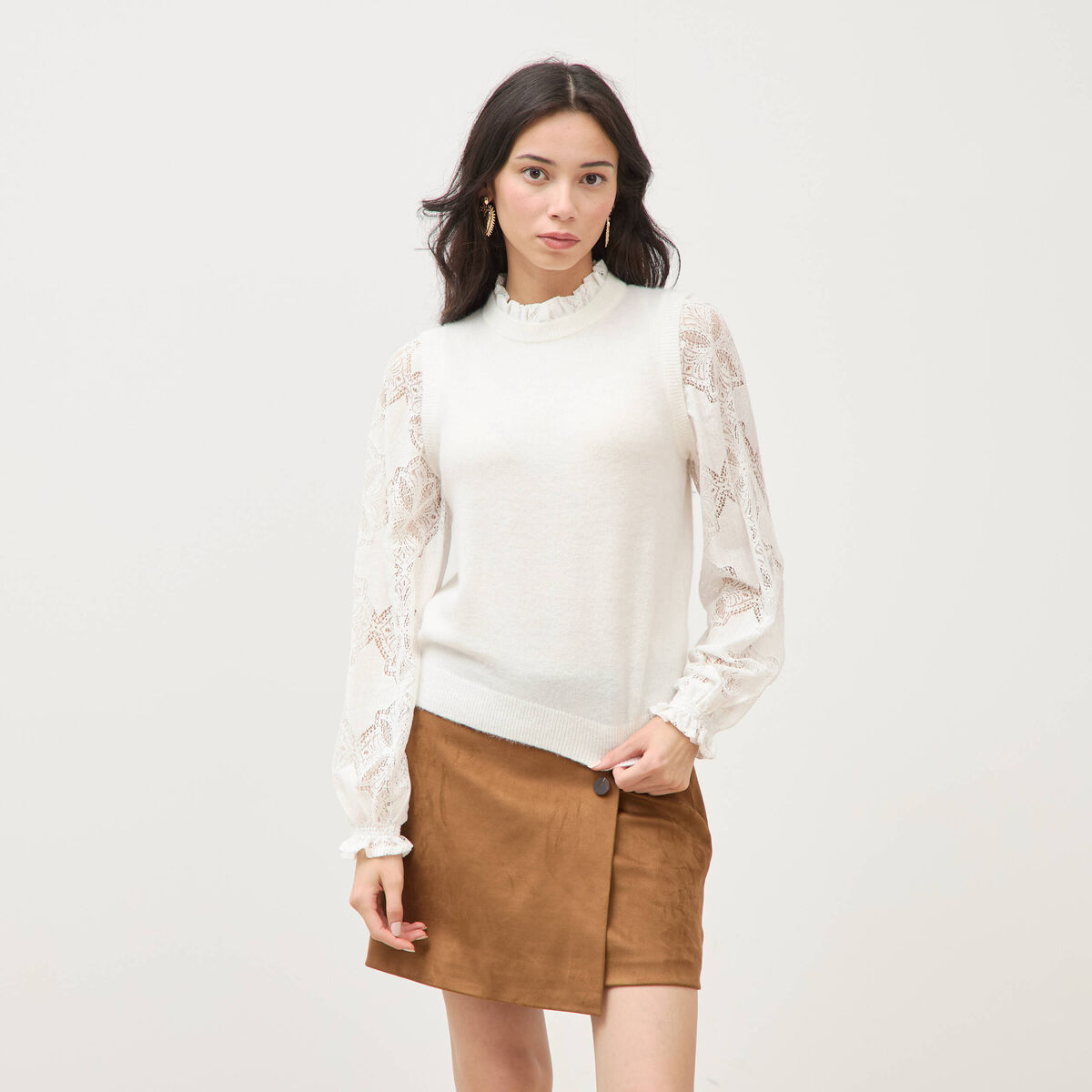 Pull droit col &agrave; volants manches longues ecru femme