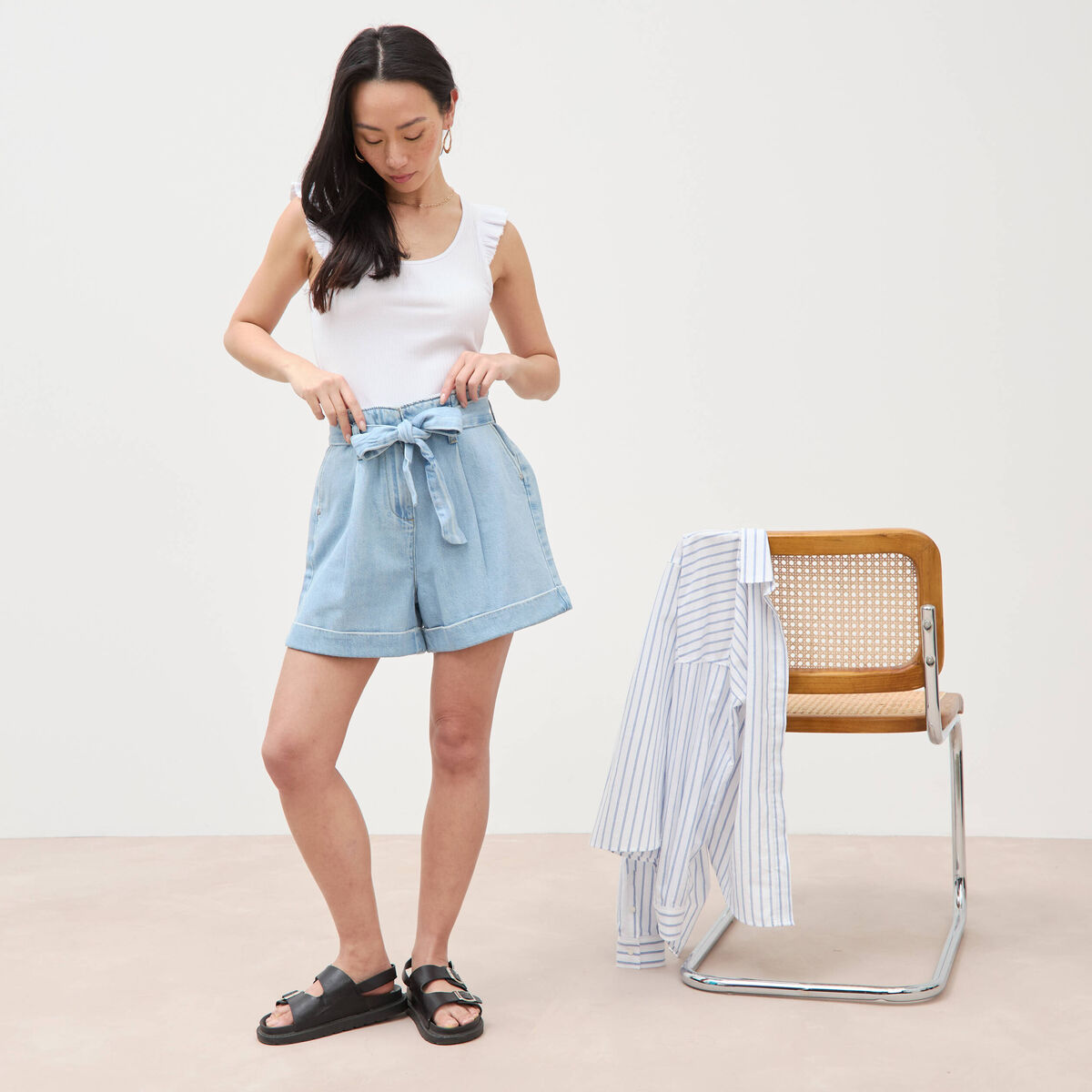 Short taille haute en jeans denim bleach femme