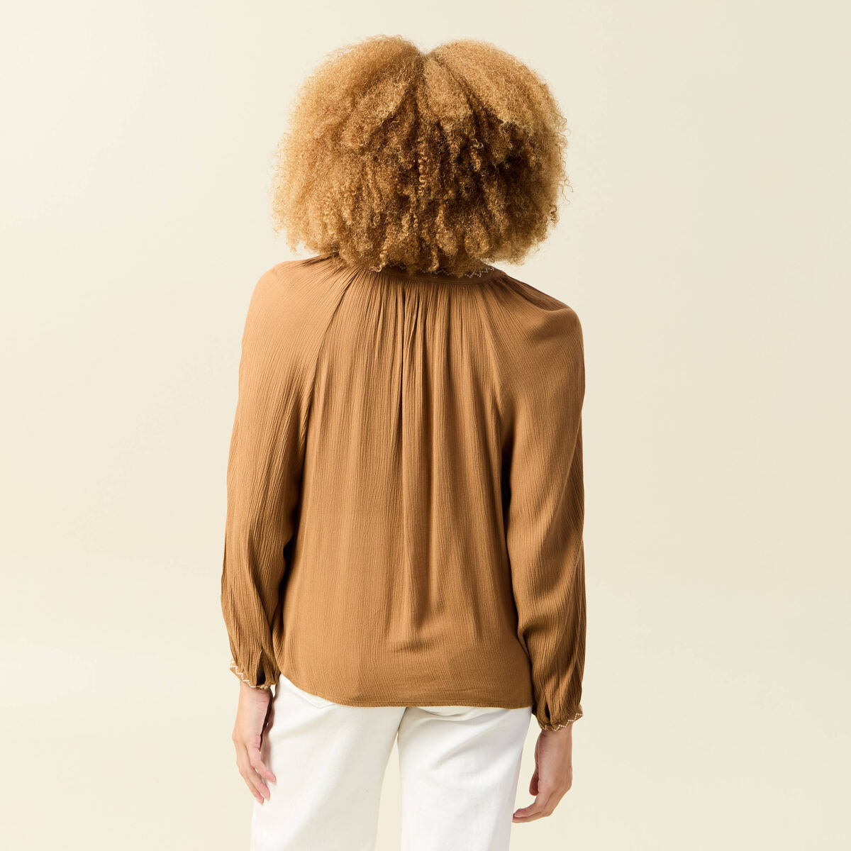 Chemise manches longues col tunisien marron clair femme