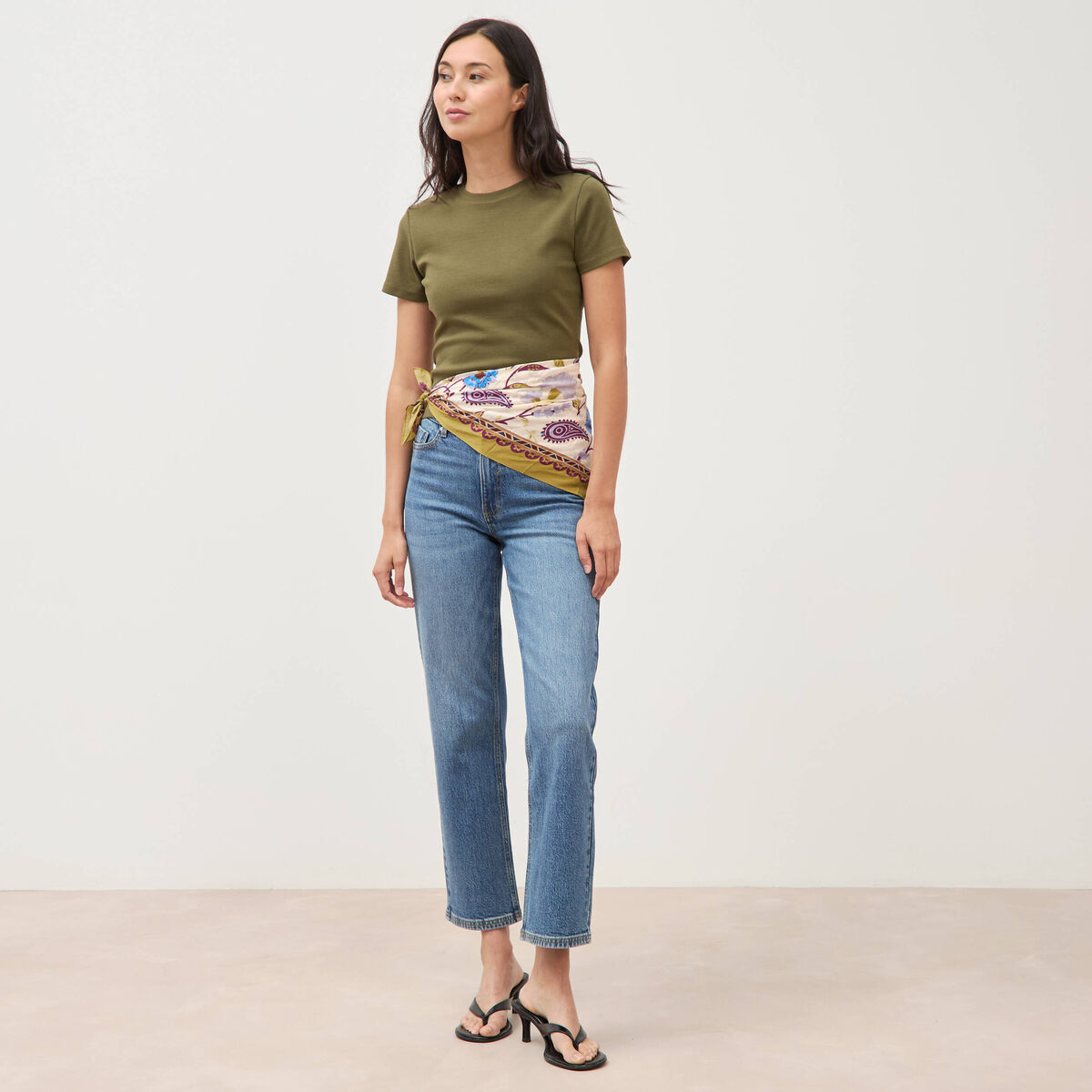 T-shirt ajust&eacute; col rond manches courtes vert olive femme