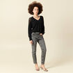 Pull ajour&eacute; col V manches longues noir femme