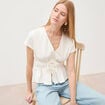 Blouse cintr&eacute;e col v manches courtes ecru femme