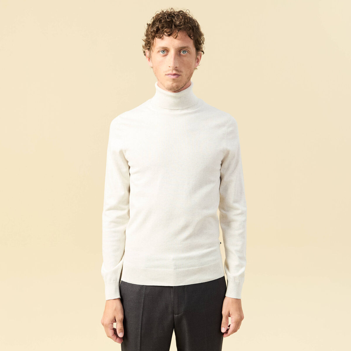 Pull droit court manches longues ecru homme