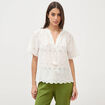 Blouse col v manches 3/4 en coton brod&eacute;e ecru femme