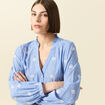 Blouse manches longues en coton brod&eacute; bleu gris femme