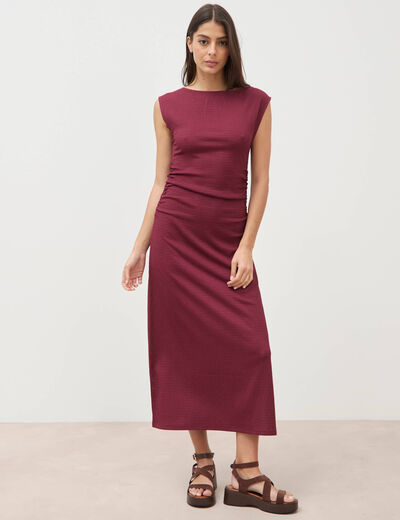 Robe longue cintr&eacute;e sans manches bordeaux femme