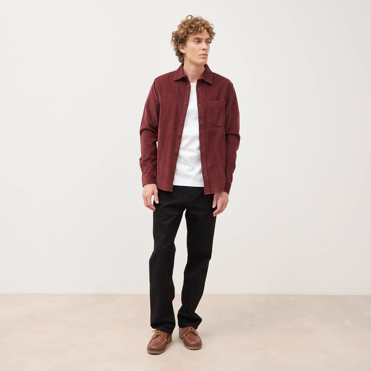 Chemise col classique en velours bordeaux homme