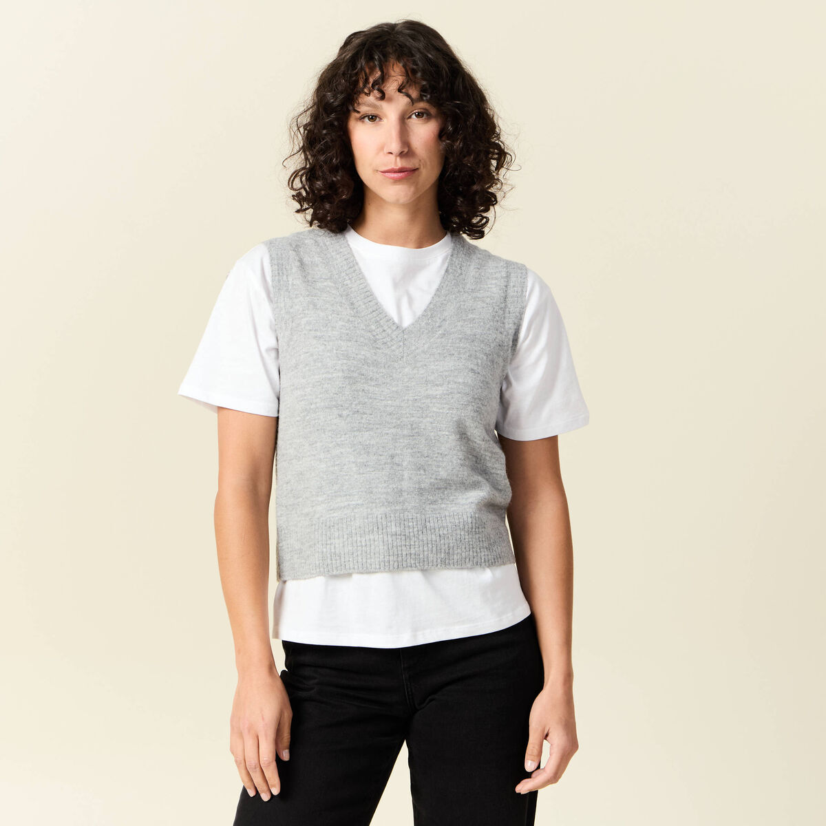 Pull sans manches col en V gris clair femme