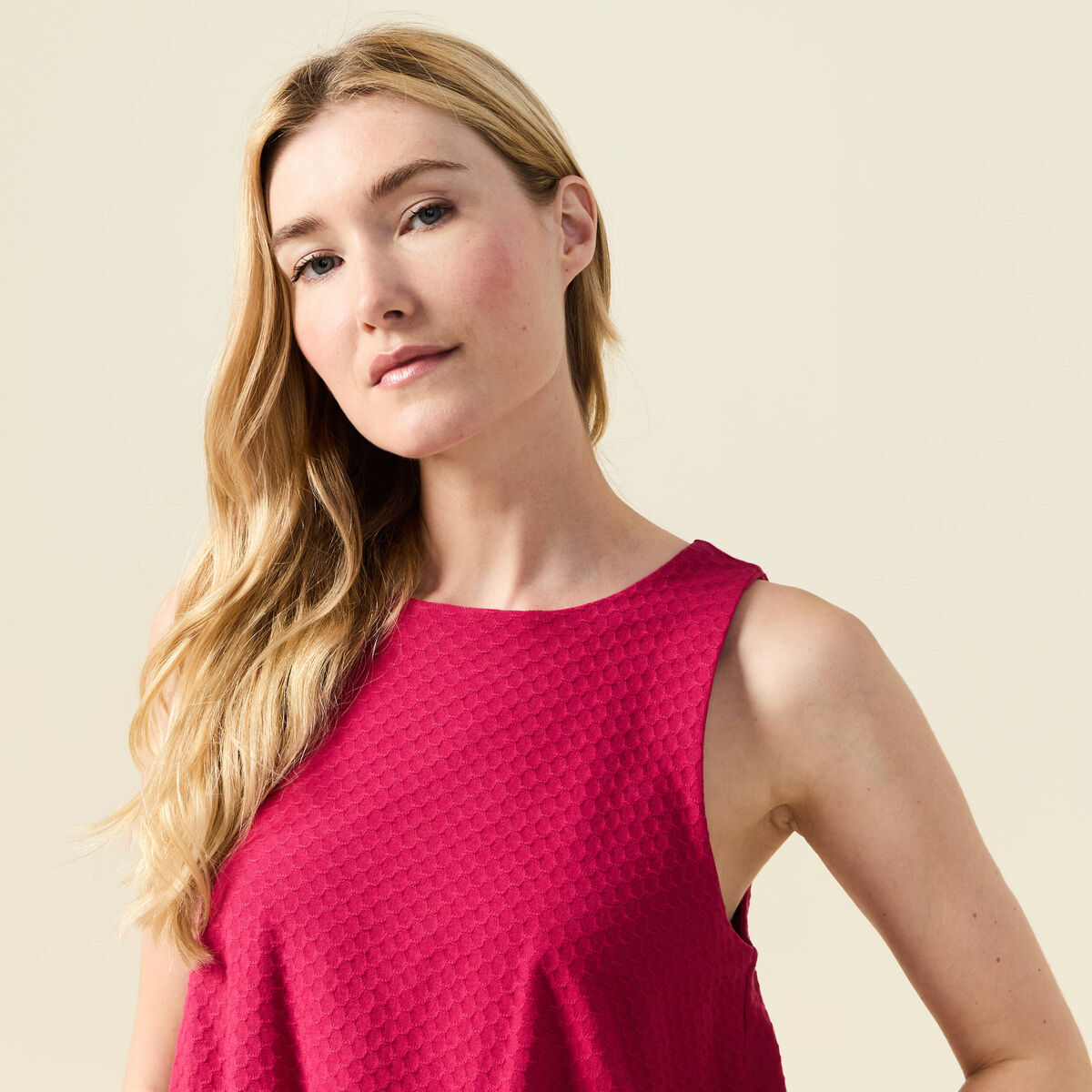 D&eacute;bardeur sans manches rose framboise femme