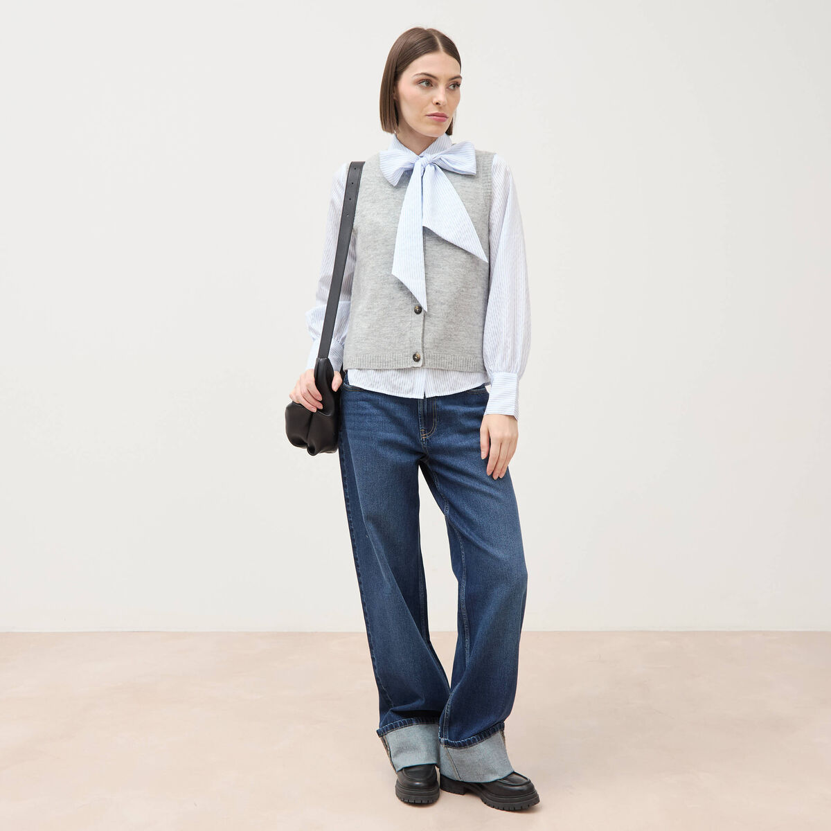 Pull droit court sans manches col rond gris femme