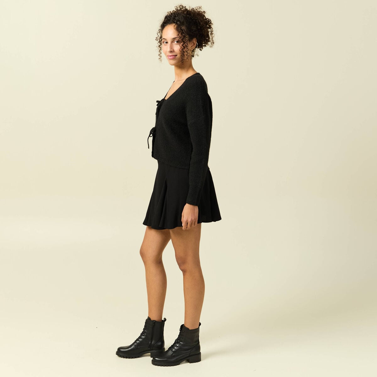 Gilet col V manches longues n&oelig;uds noir femme